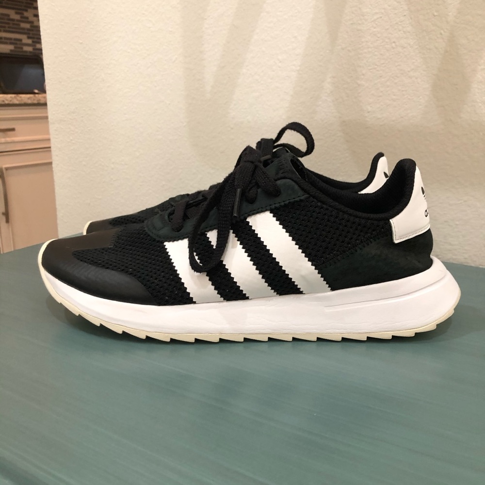 Adidas Tennis Shoes